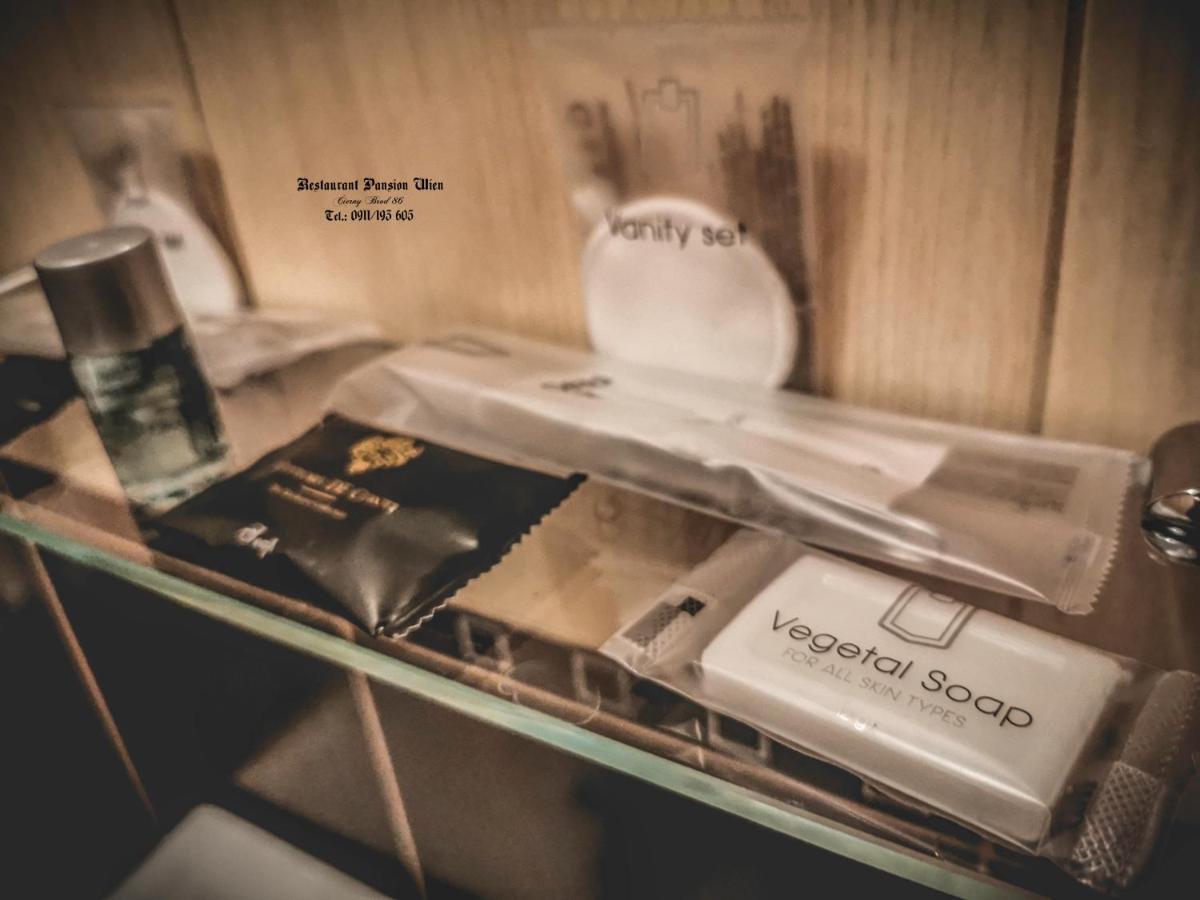 Restaurant Pansion Wien Cierny Brod Buitenkant foto