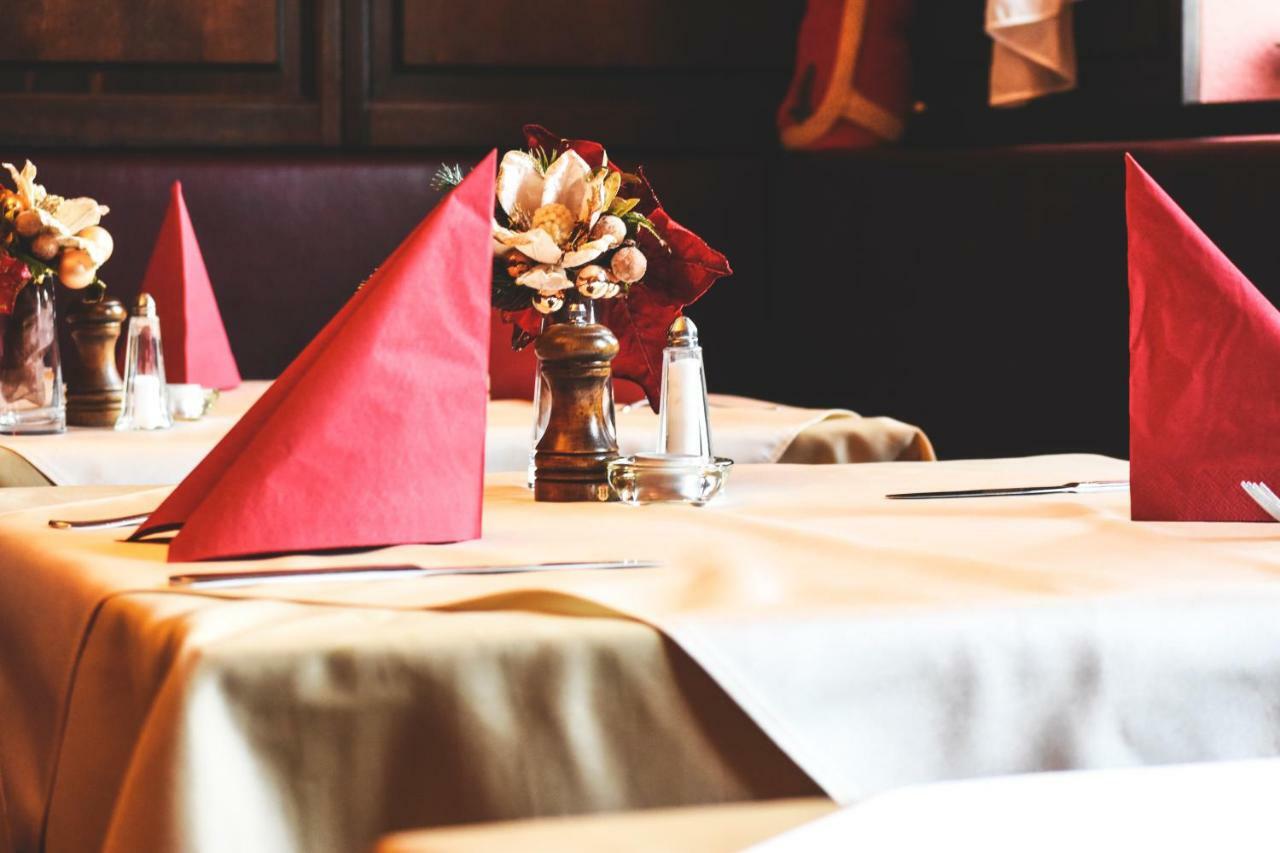 Restaurant Pansion Wien Cierny Brod Buitenkant foto